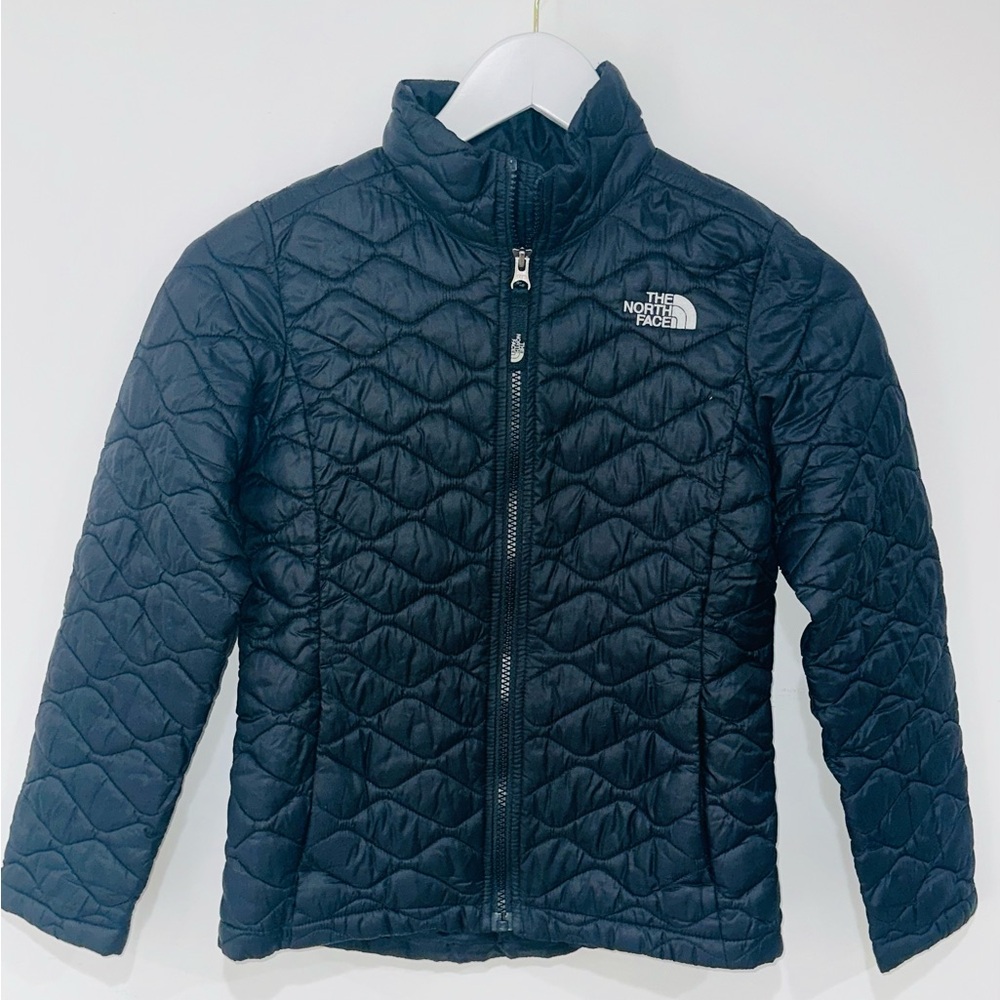 🌸 The North Face Girls Quilted  Jacket Black Size S 7/8 ThermoBall Logo
